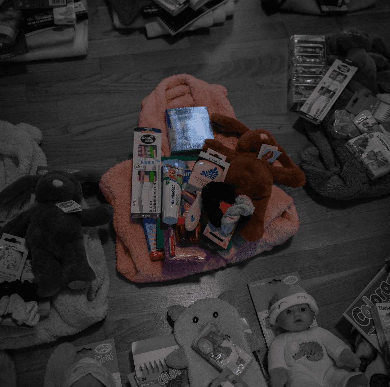 Einem Menschen zu helfen mag nicht die ganze Welt verändern, aber es kann die Welt für diesen Menschen verändern.